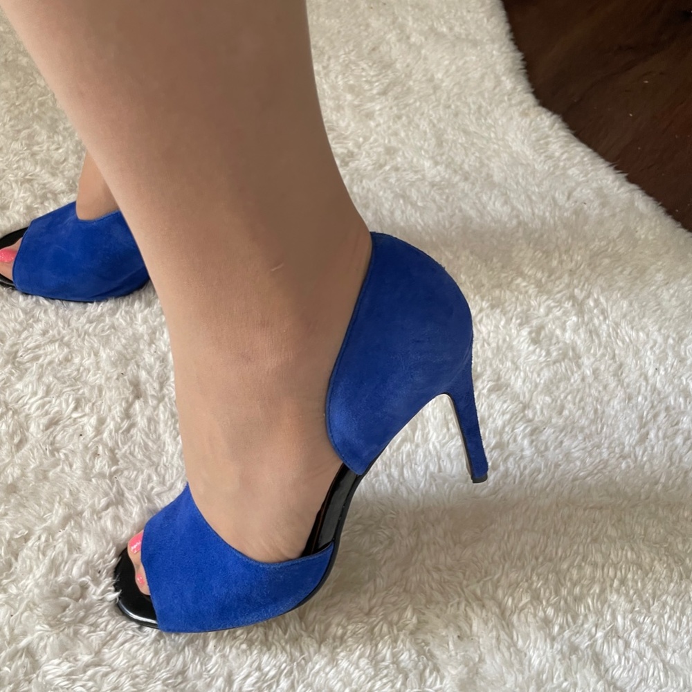 4" Brand New Gorgeous Blue Suede shoes
